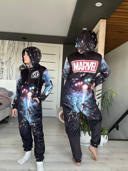 Тепленьке кігурумі з принтом "Marvel&rdquo; для дорослих 2379642474 фото