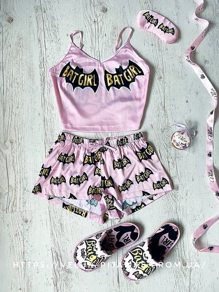 Комплект (піжама та халат) жіночий шовковий з принтом BatGirl рожевий 1463951833 фото