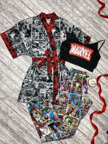 Комплект (піжама та халат) жіночий шовковий з принтом Marvel чорний 1301065688 фото