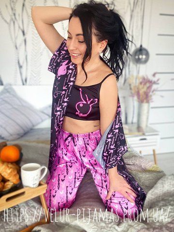 Комплект (піжама та халат) жіночий шовковий з принтом Play Girl рожевий 1407867596 фото